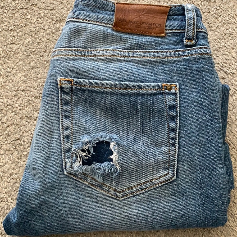 Z1975 Zara Basic Dept Denim Jeans.